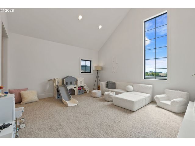 22280 Sw STAFFORD Rd, Tualatin, OR 97062