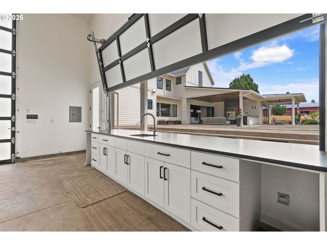 22280 Sw STAFFORD Rd, Tualatin, OR 97062