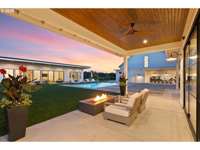 22280 Sw STAFFORD Rd, Tualatin, OR 97062