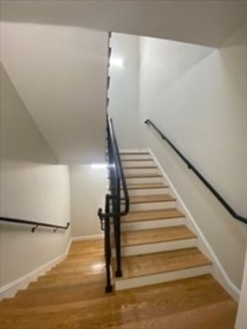 208 Neponset Valley Parkway 5, Boston, MA 02136