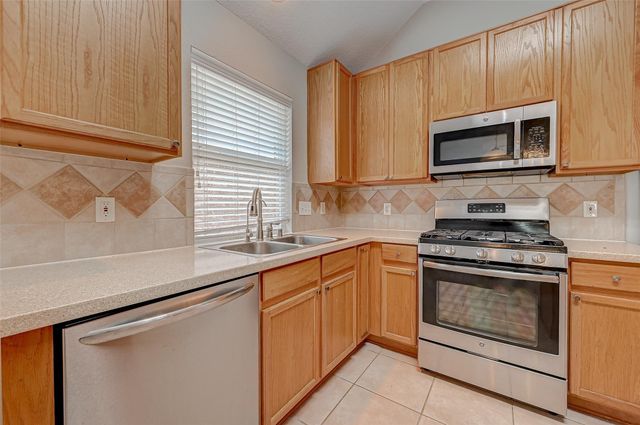 11834 Leaf Oak Drive, Houston, TX 77065
