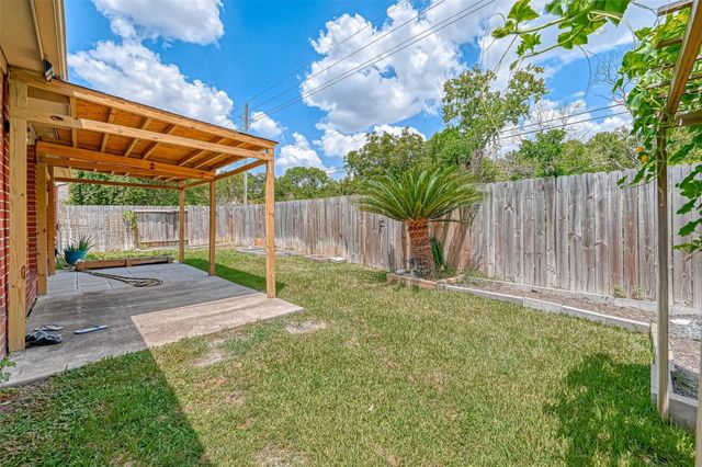 11834 Leaf Oak Drive, Houston, TX 77065