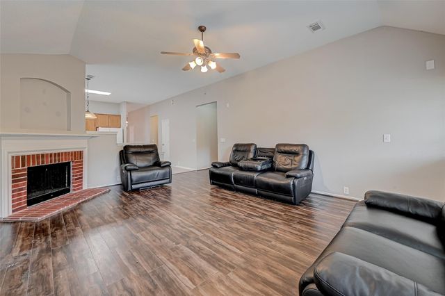 11834 Leaf Oak Drive, Houston, TX 77065