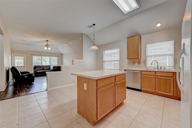 11834 Leaf Oak Drive, Houston, TX 77065