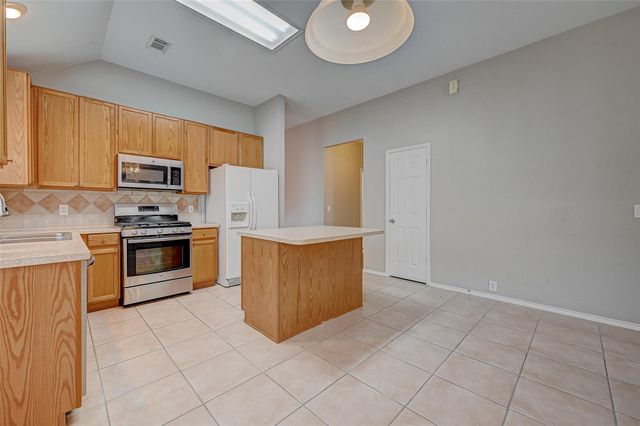 11834 Leaf Oak Drive, Houston, TX 77065