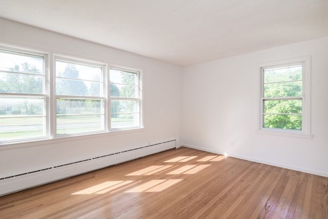 150 Porter Rd, East Longmeadow, MA 01028