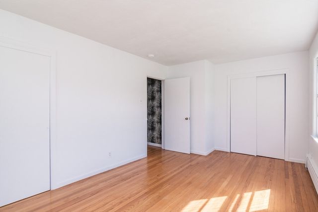 150 Porter Rd, East Longmeadow, MA 01028