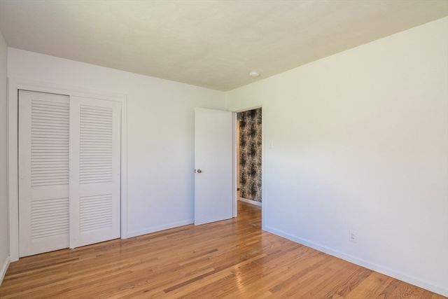 150 Porter Rd, East Longmeadow, MA 01028