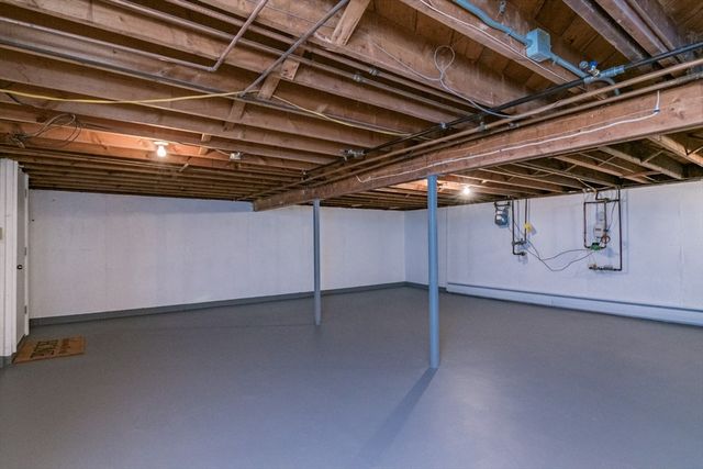 150 Porter Rd, East Longmeadow, MA 01028