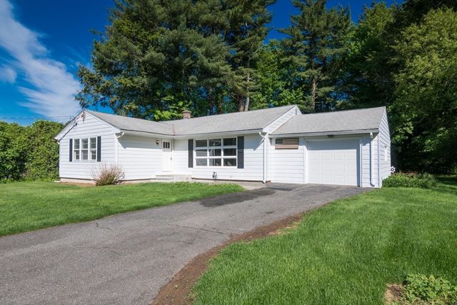 150 Porter Rd, East Longmeadow, MA 01028