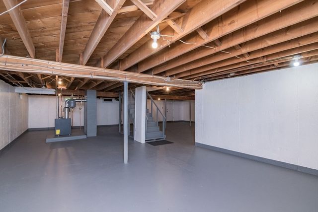 150 Porter Rd, East Longmeadow, MA 01028