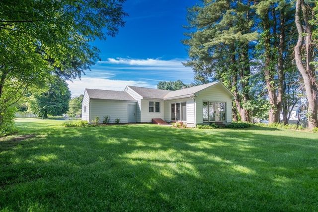150 Porter Rd, East Longmeadow, MA 01028