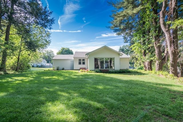 150 Porter Rd, East Longmeadow, MA 01028