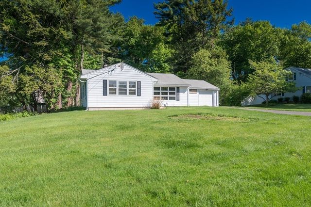 150 Porter Rd, East Longmeadow, MA 01028
