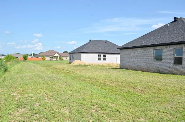 224 Quincy Cir, Trumann, AR 72472