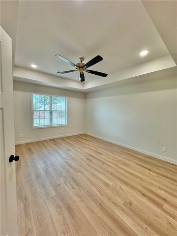 1220 E Date, Russellville, AR 72802