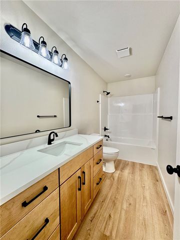 1220 E Date, Russellville, AR 72802