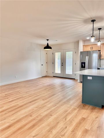 1220 E Date, Russellville, AR 72802