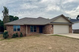 1220 E Date, Russellville, AR 72802