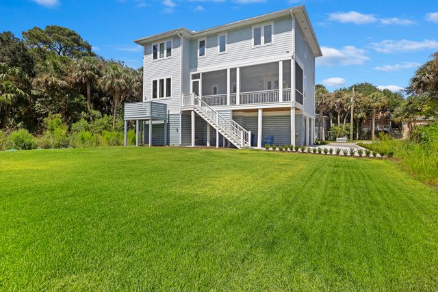912 Cheehaw Street, Edisto Island, SC 29438
