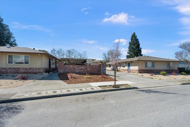 8275 Westwood Drive, Gilroy, CA 95020