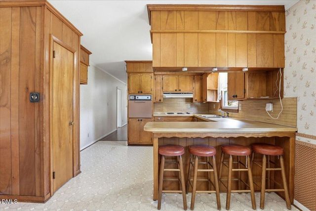 216 Crescent Drive, Clayton, NC 27520