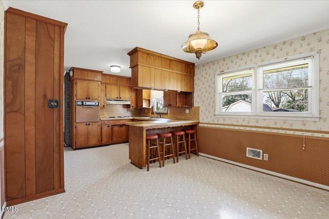 216 Crescent Drive, Clayton, NC 27520