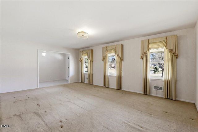 216 Crescent Drive, Clayton, NC 27520