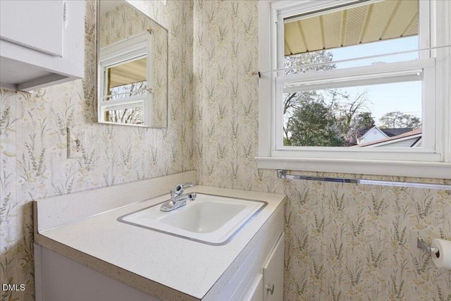 216 Crescent Drive, Clayton, NC 27520