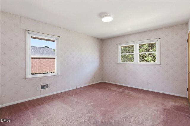 216 Crescent Drive, Clayton, NC 27520