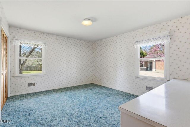 216 Crescent Drive, Clayton, NC 27520