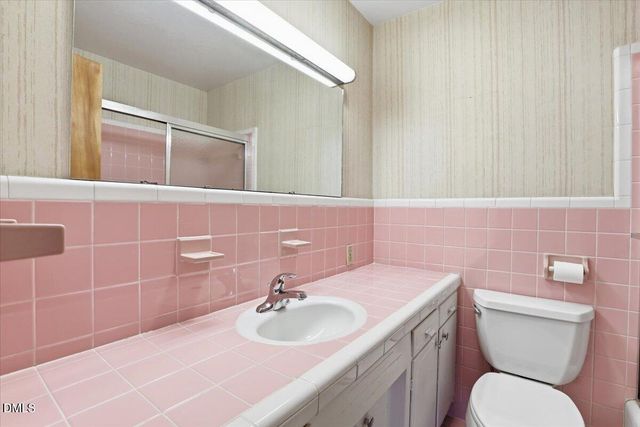 216 Crescent Drive, Clayton, NC 27520