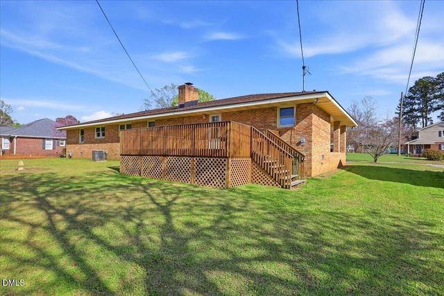 216 Crescent Drive, Clayton, NC 27520