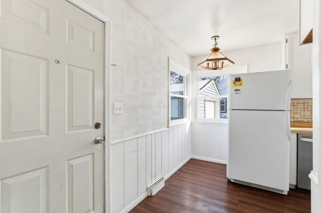 9000 Cedar Lake Road S, Saint Louis Park, MN 55426