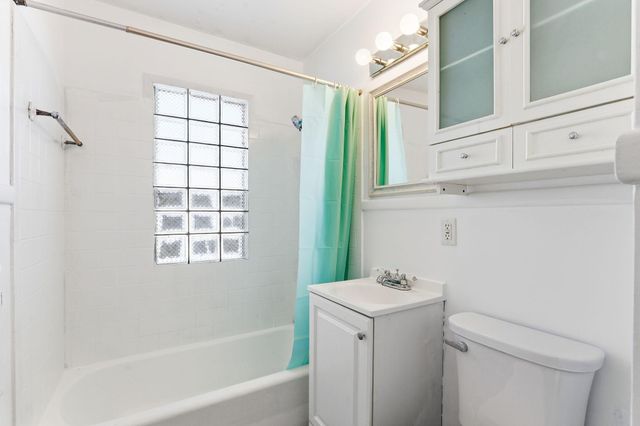 9000 Cedar Lake Road S, Saint Louis Park, MN 55426