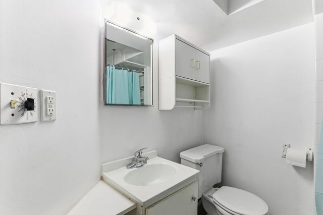 9000 Cedar Lake Road S, Saint Louis Park, MN 55426