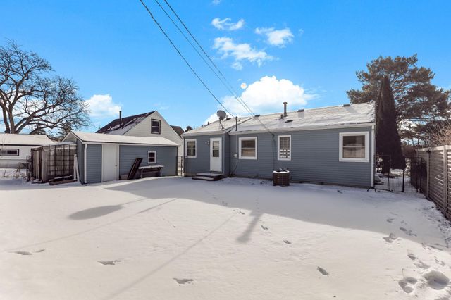 9000 Cedar Lake Road S, Saint Louis Park, MN 55426