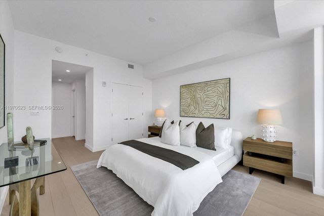 9201 E Bay Harbor Dr LPH01, Bay Harbor Islands, FL 33154