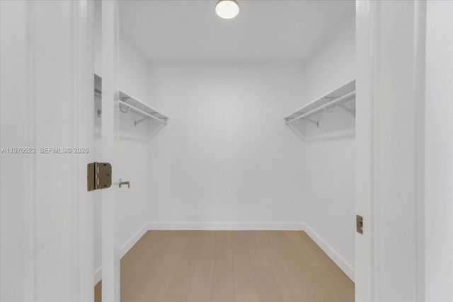 9201 E Bay Harbor Dr LPH01, Bay Harbor Islands, FL 33154