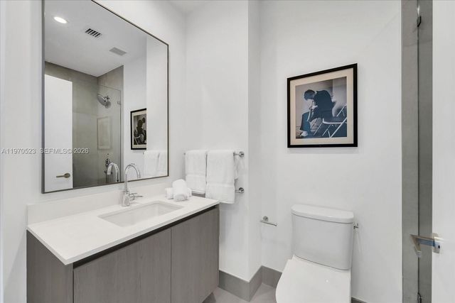 9201 E Bay Harbor Dr LPH01, Bay Harbor Islands, FL 33154