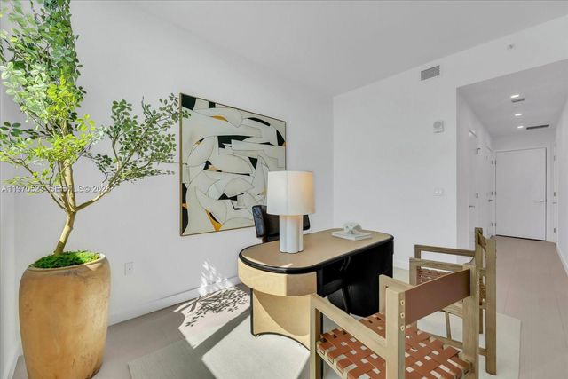 9201 E Bay Harbor Dr LPH01, Bay Harbor Islands, FL 33154