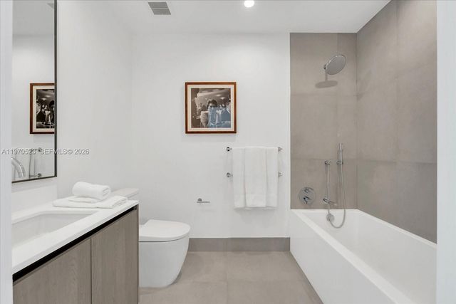 9201 E Bay Harbor Dr LPH01, Bay Harbor Islands, FL 33154