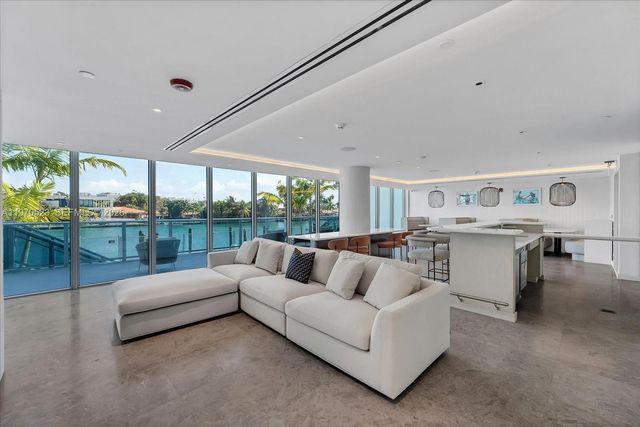 9201 E Bay Harbor Dr LPH01, Bay Harbor Islands, FL 33154