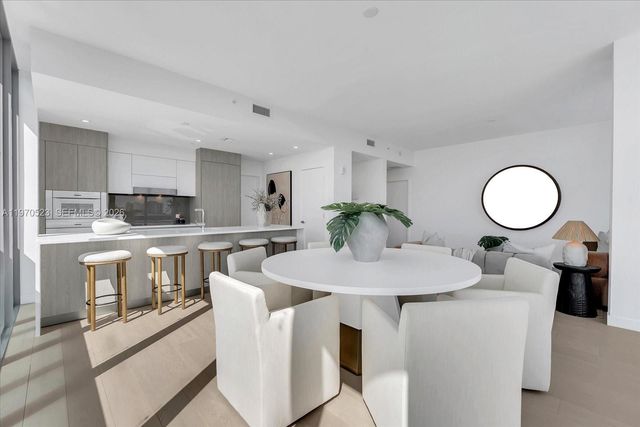 9201 E Bay Harbor Dr LPH01, Bay Harbor Islands, FL 33154