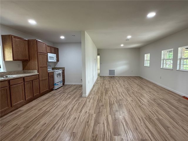 57128 S 690 Road, Colcord, OK 74338