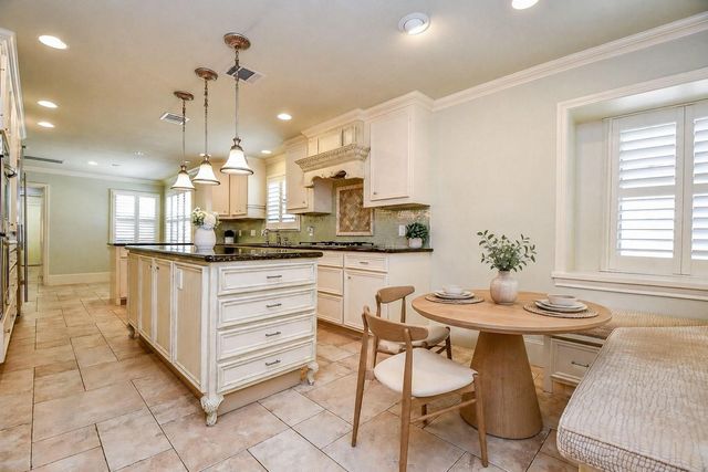 2911 Fontana Drive, Houston, TX 77043