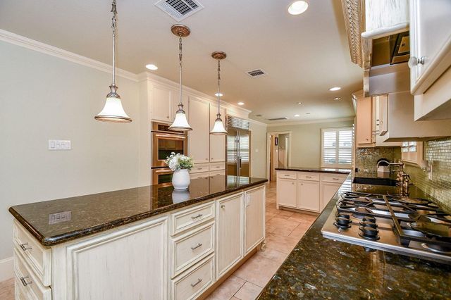 2911 Fontana Drive, Houston, TX 77043