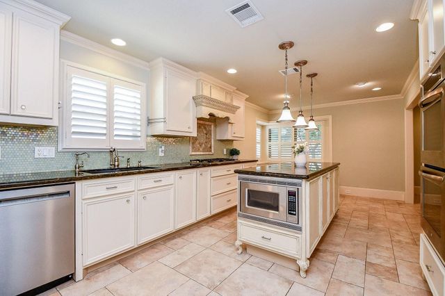 2911 Fontana Drive, Houston, TX 77043