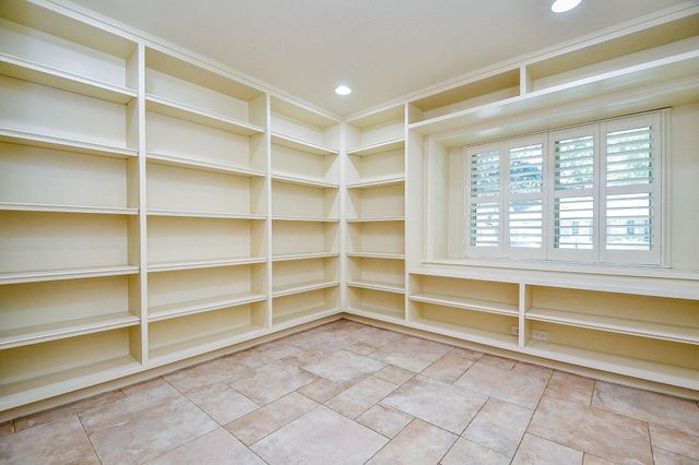 2911 Fontana Drive, Houston, TX 77043
