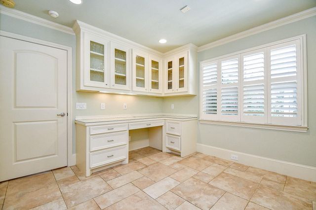 2911 Fontana Drive, Houston, TX 77043